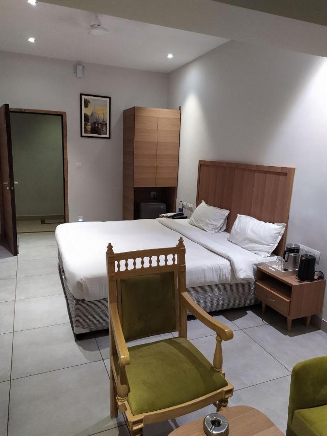 Hotel Swagath 3*